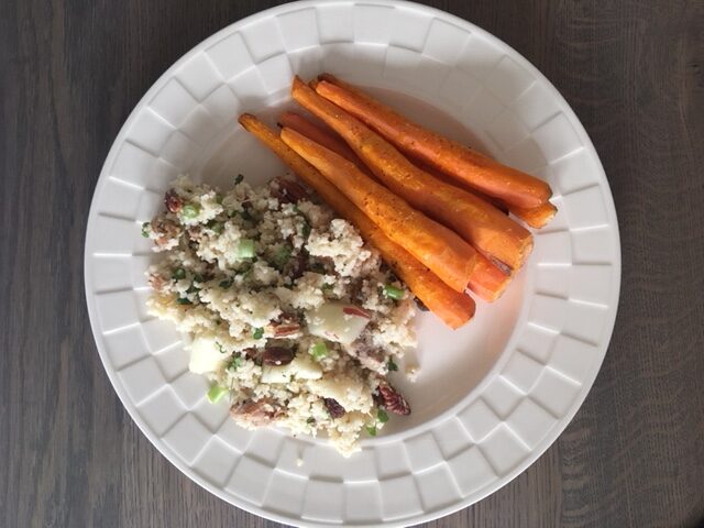 Zomerse zoete couscous met perzik